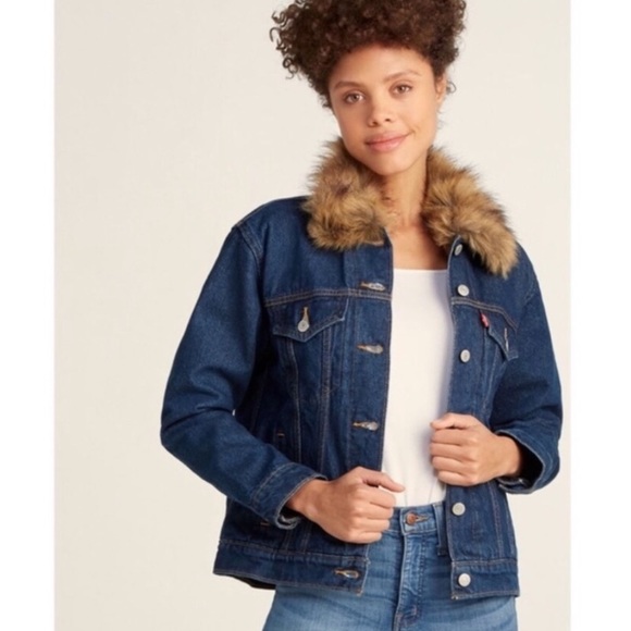 Levi's Jackets & Blazers - RemovableCollar Levi’s ex-boyfriend trucker jacket